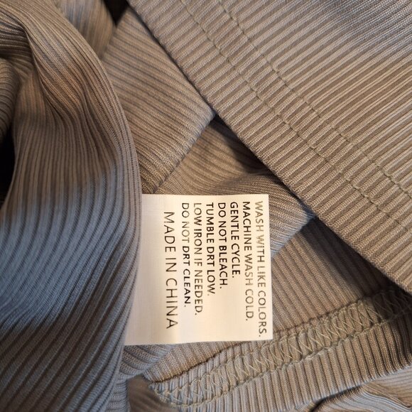 Grey top - Picture 9 of 9